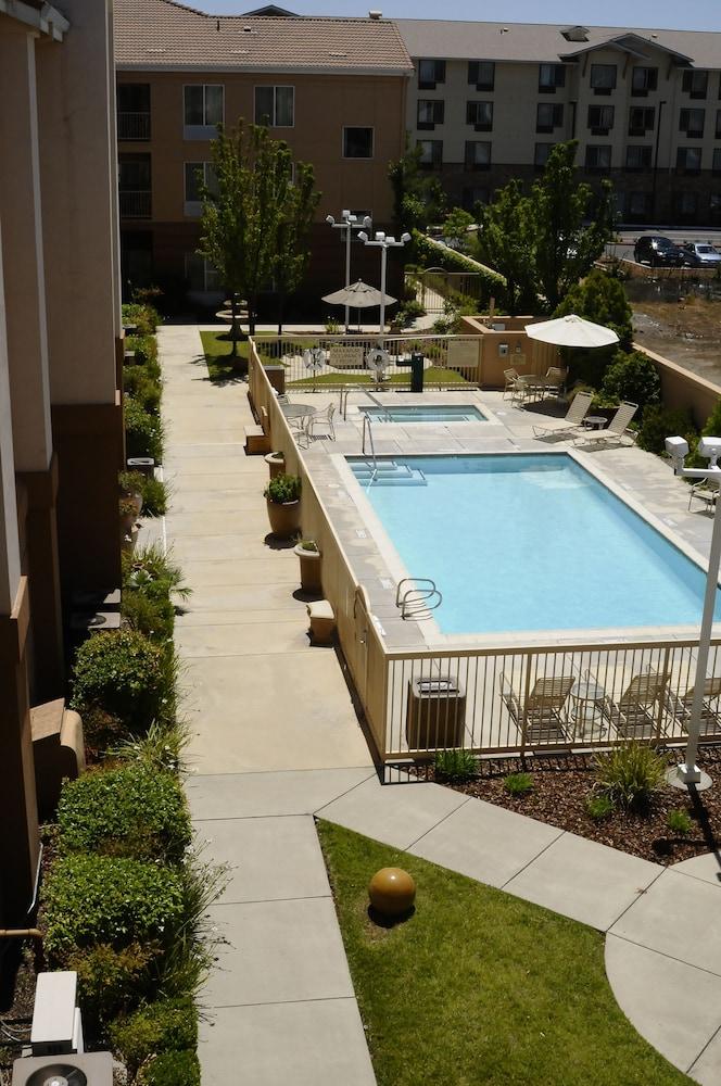 Hampton Inn & Suites Redding Zewnętrze zdjęcie