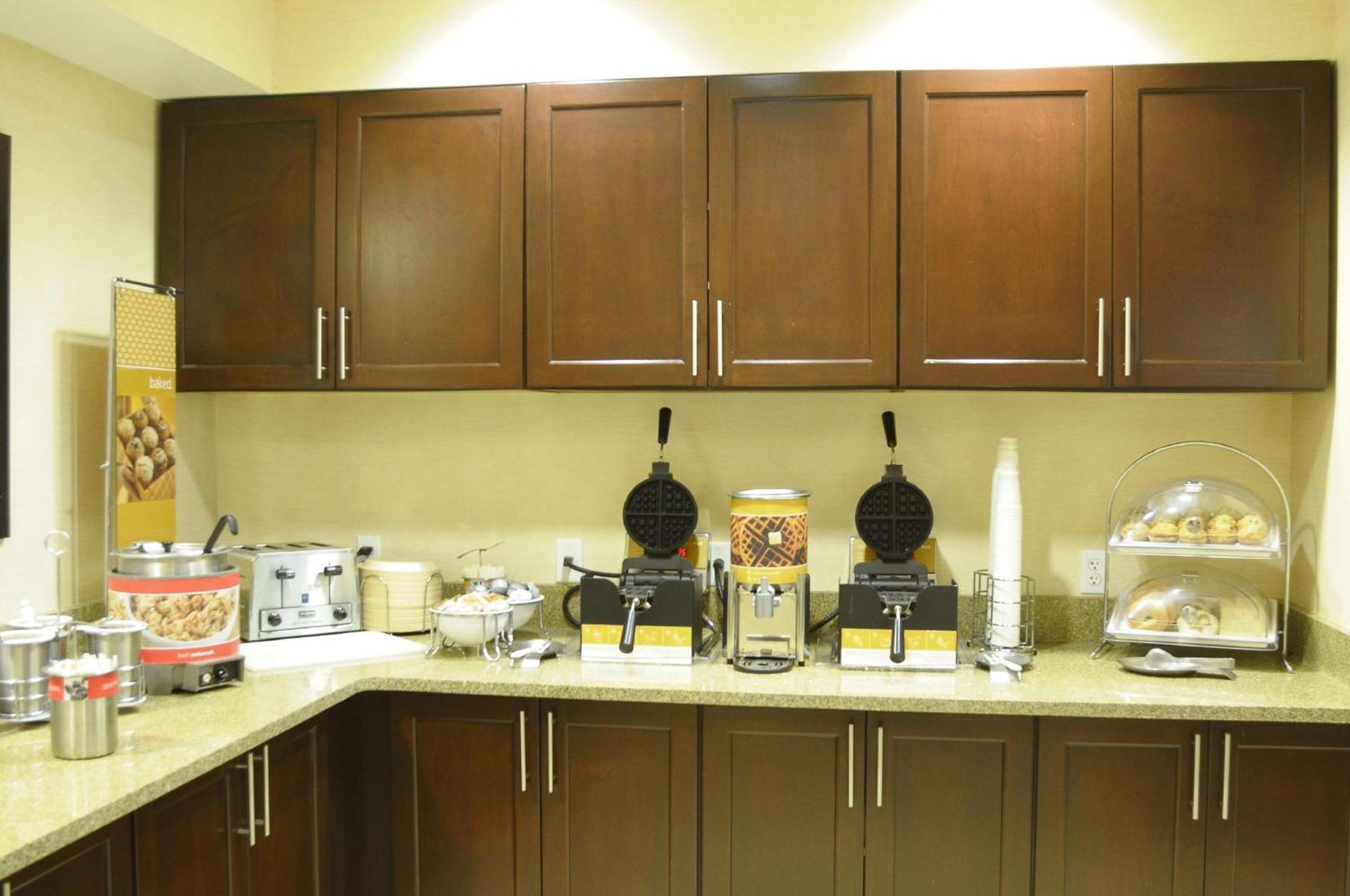 Hampton Inn & Suites Redding Zewnętrze zdjęcie