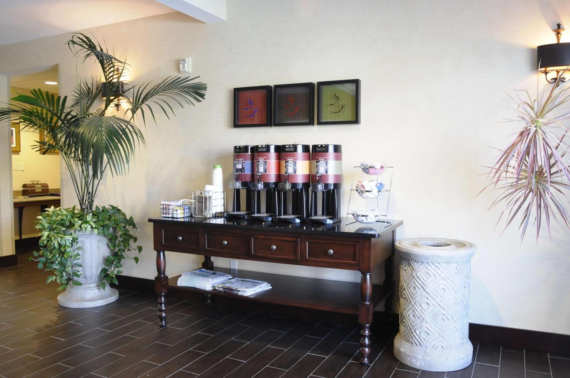 Hampton Inn & Suites Redding Zewnętrze zdjęcie
