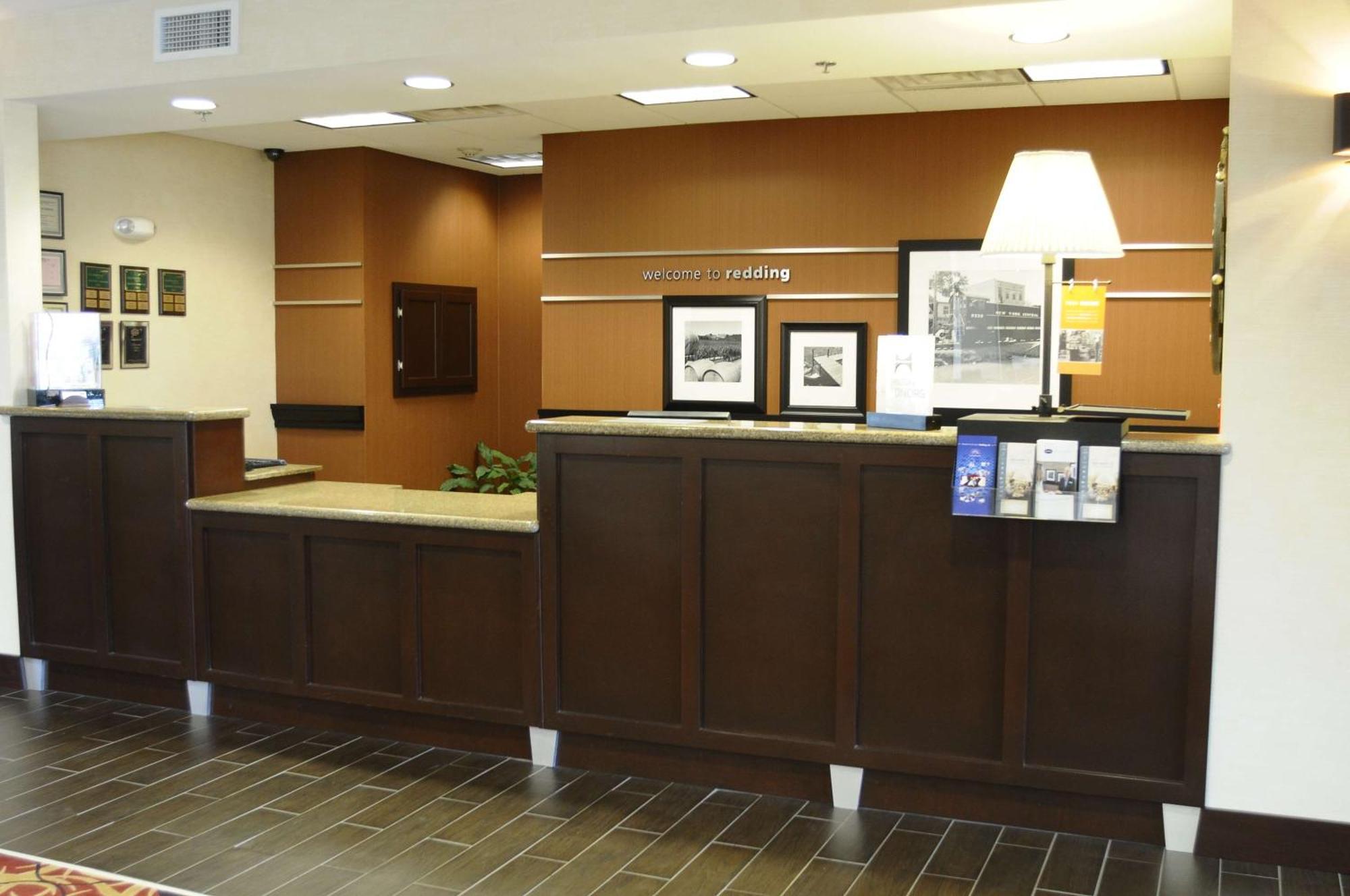 Hampton Inn & Suites Redding Zewnętrze zdjęcie