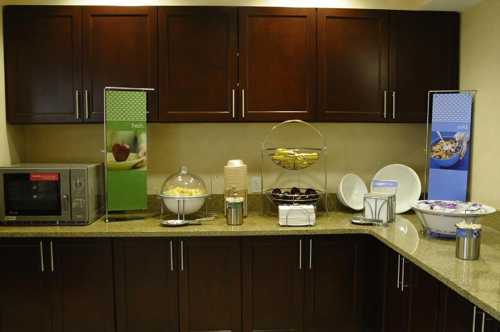 Hampton Inn & Suites Redding Zewnętrze zdjęcie