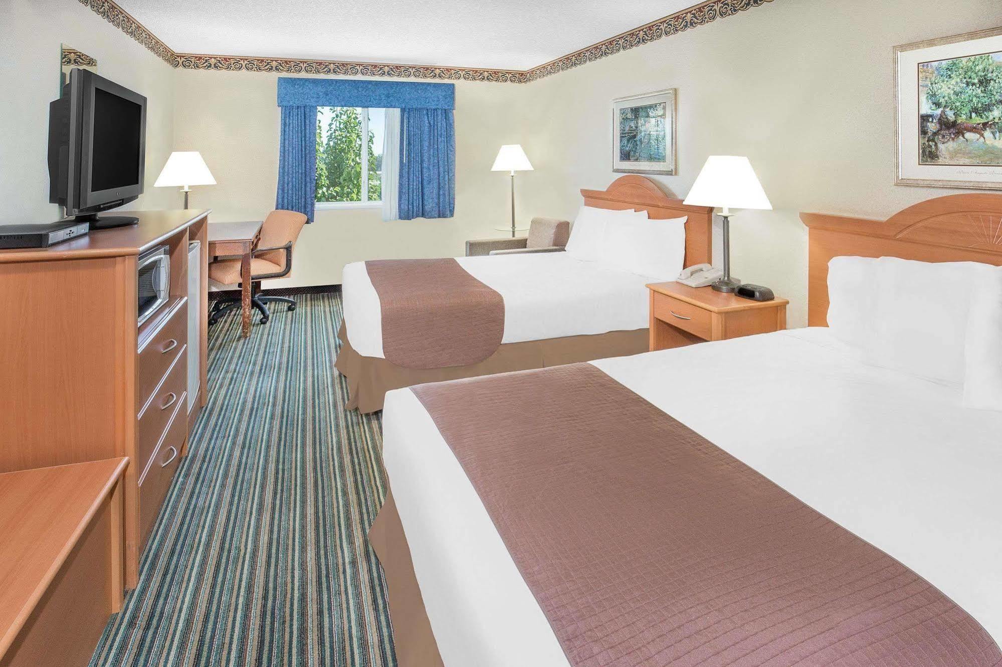 Hampton Inn & Suites Redding Zewnętrze zdjęcie