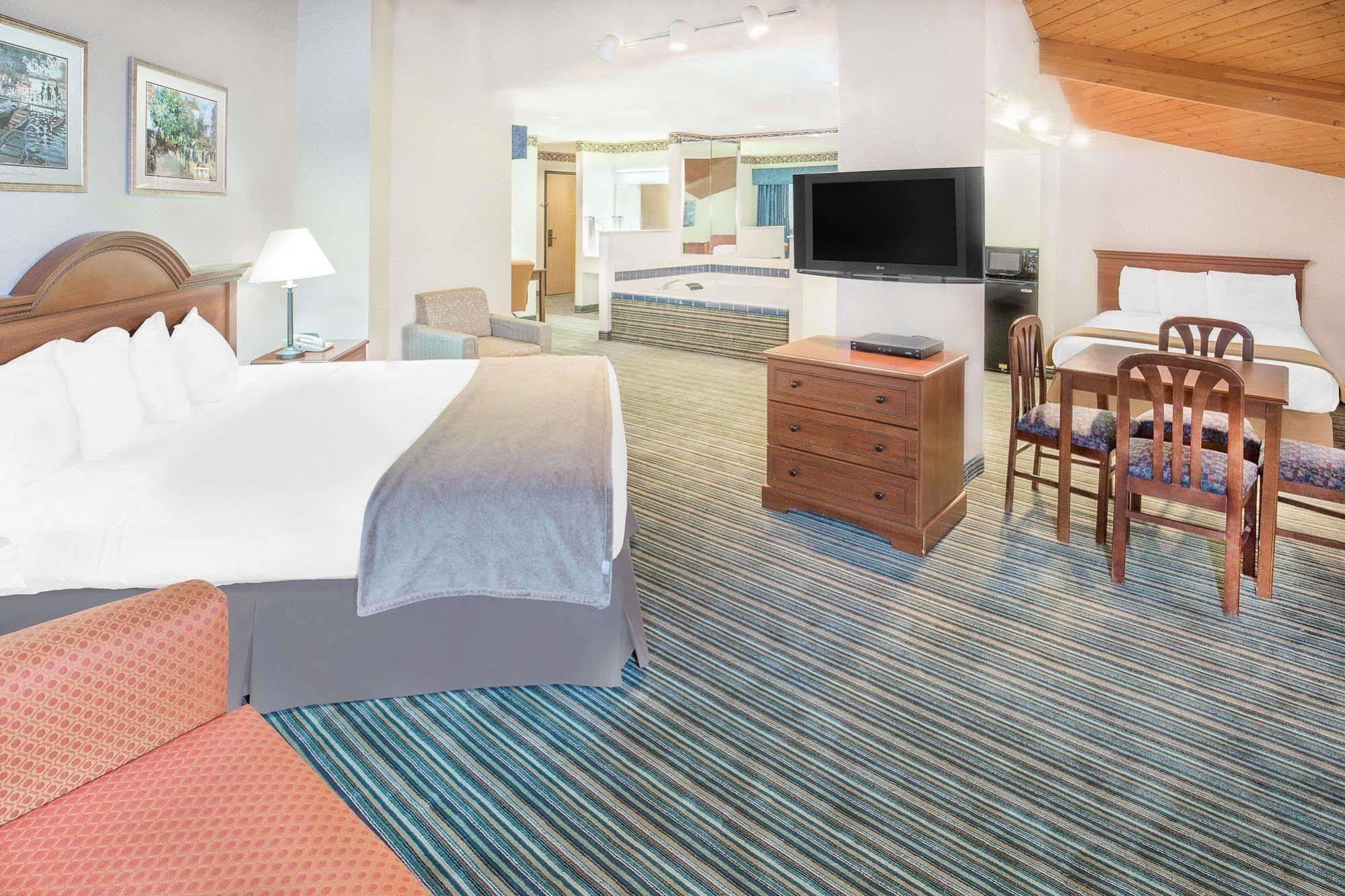 Hampton Inn & Suites Redding Zewnętrze zdjęcie