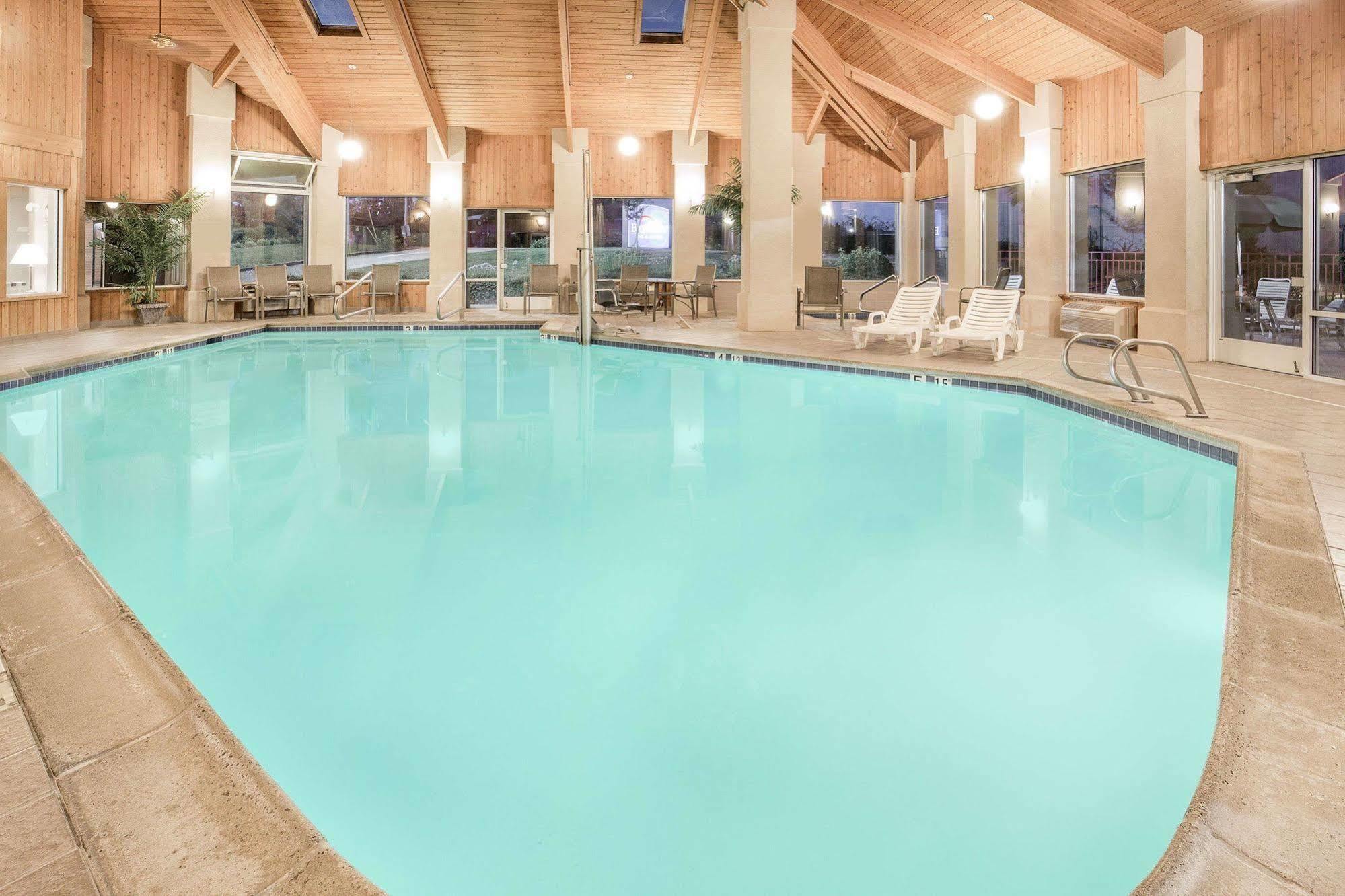 Hampton Inn & Suites Redding Zewnętrze zdjęcie